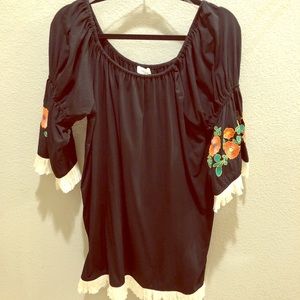 Black dress w/flower. X-LARGE.